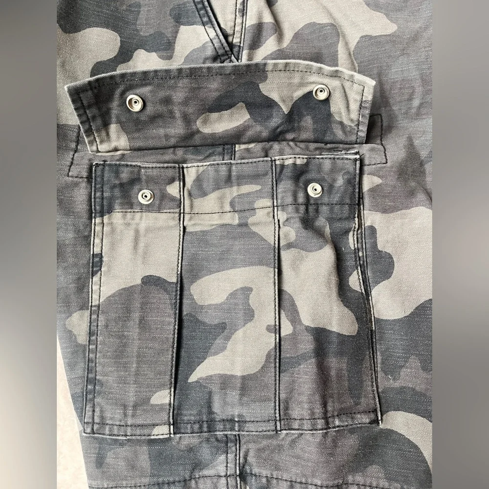 Levi Straus & Co Two Horse Brand Carrier Cargo Shorts Men Size 33